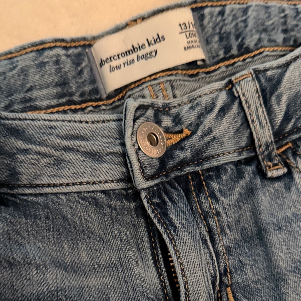 abercrombie kids faded light blue low-rise baggy jeans EUC